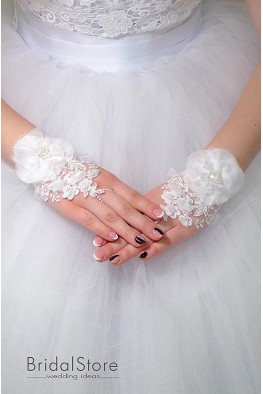 P01 короткі весільні рукавички з квіткою