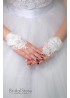 P01 короткі весільні рукавички з квіткою