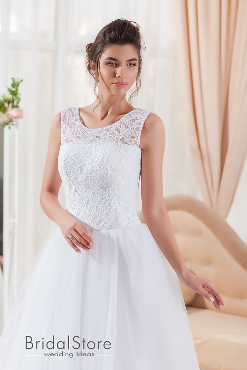 Diana - wedding dress covered shoulders