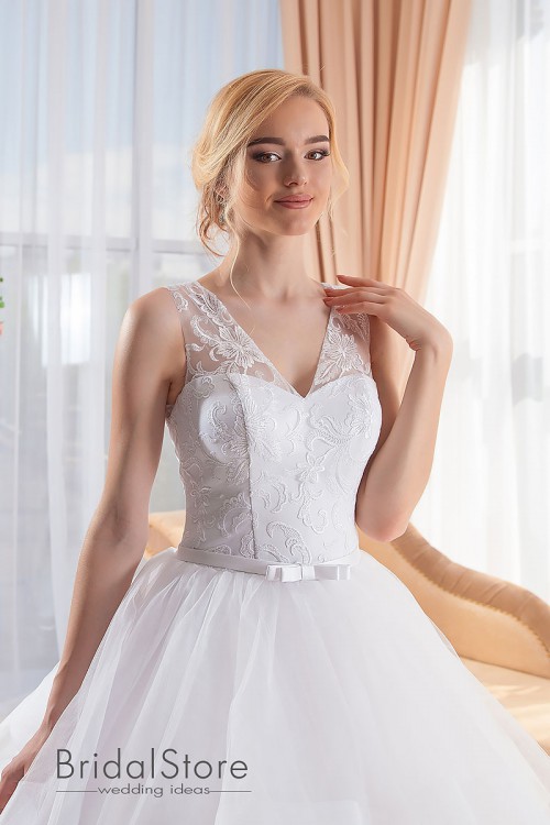Mia - lush wedding dress
